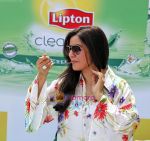 Kaykashan Patel indulging at the launch of Lipton Clear Green in Mumbai on 15th Sep 2009.JPG